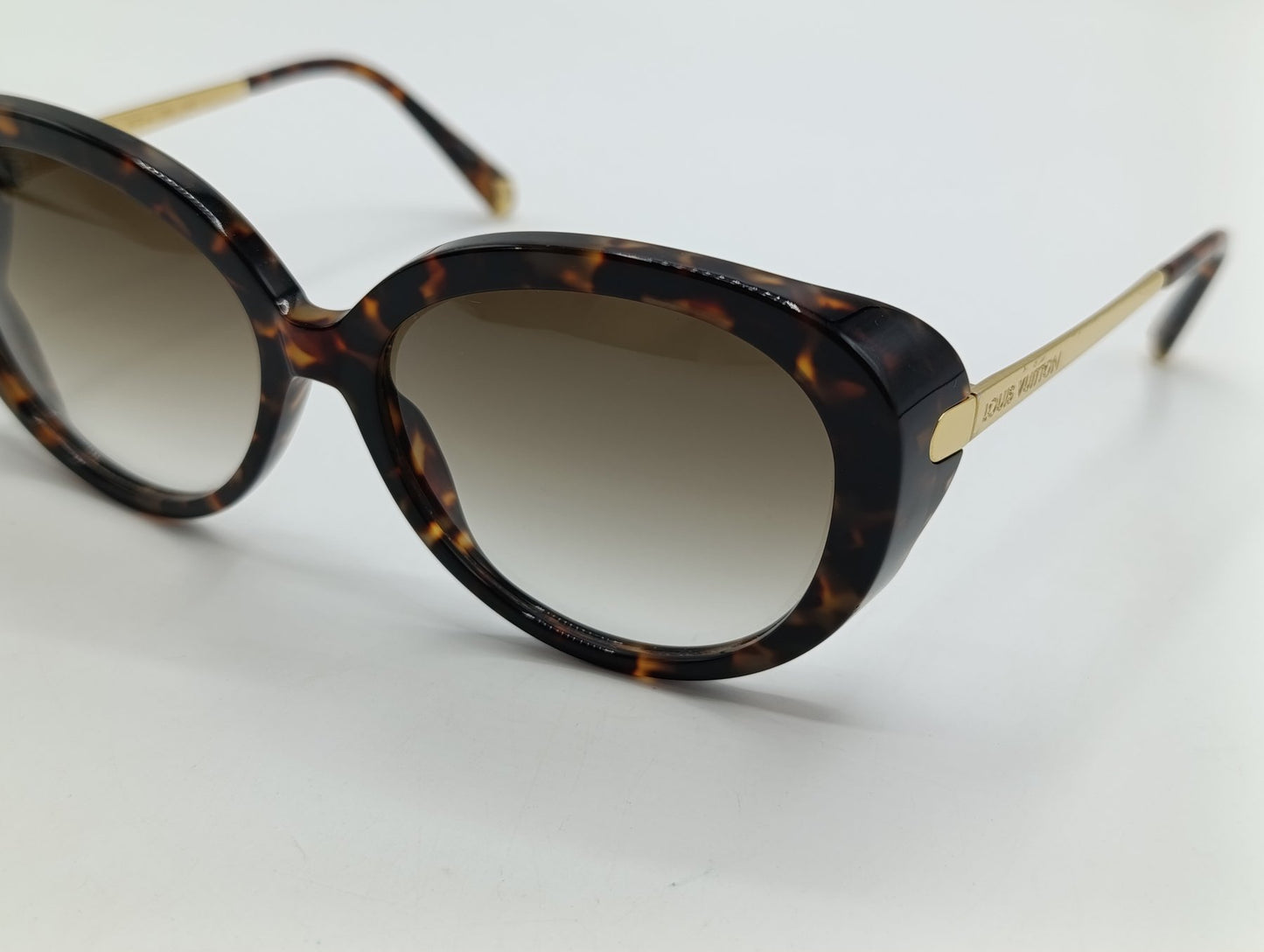 Louis Vuitton Z0596W Lunettes de soleil œil-de-chat écaille de tortue de créateur