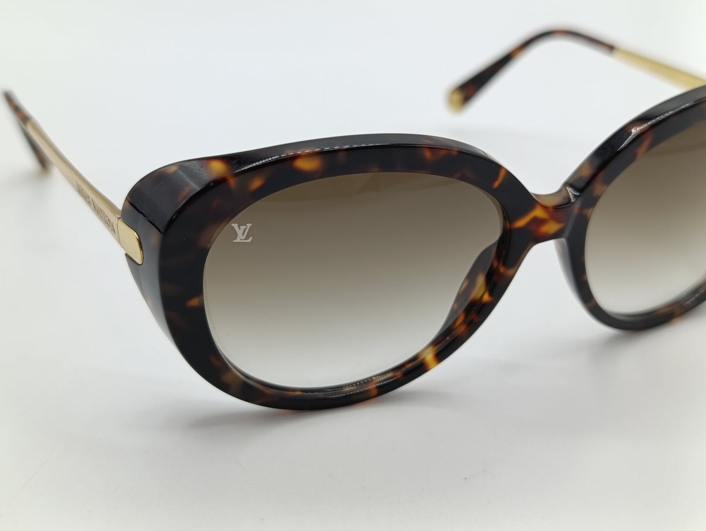 Louis Vuitton Z0596W Lunettes de soleil œil-de-chat écaille de tortue de créateur