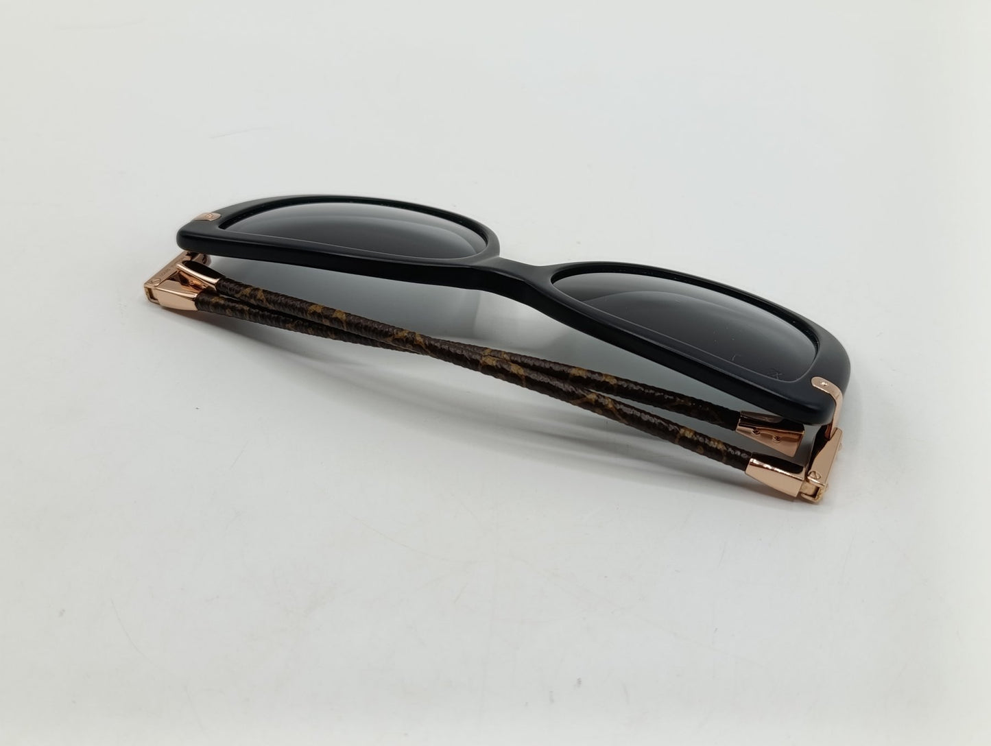 Louis Vuitton Charlotte Monogram Sunglasses Z0781W Black Designer Shades