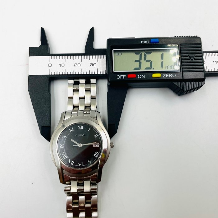 Gucci 5500M Men's Quartz Watch – Black Roman Numeral Dial, Swiss Made