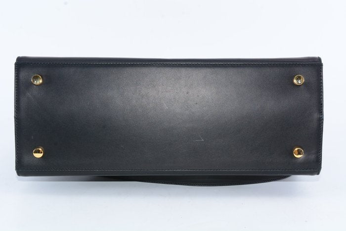 Salvatore Ferragamo Black Leather Shoulder Bag – Calf Leather