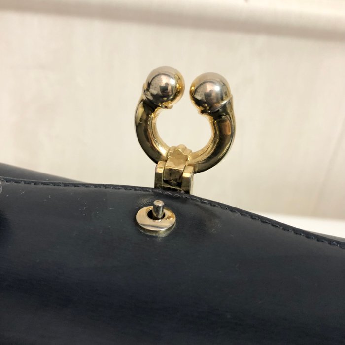 Gucci Vintage Navy Blue Leather Handbag – Gold-Tone Hardware