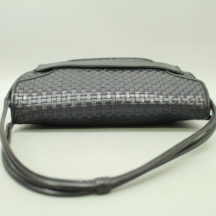 Fendi Vintage Woven Leather Shoulder Bag – Black & Deep Blue