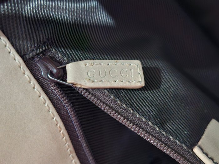 Sac à bandoulière Jackie de Gucci, couleur crème