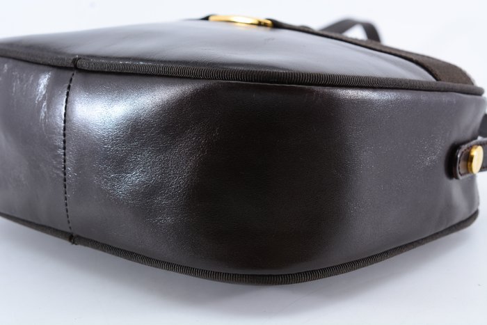 Salvatore Ferragamo Brown Leather Shoulder Bag – Vintage