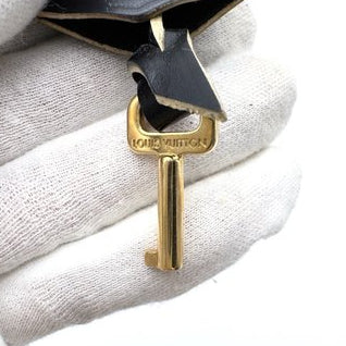 Louis Vuitton Suhali L’Essentiel Shoulder Bag – Noir Black Leather