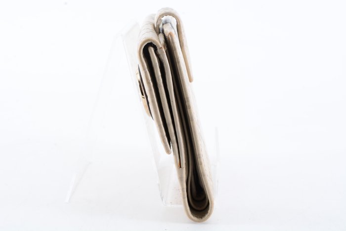 Gucci Guccissima Leather Wallet in Beige
