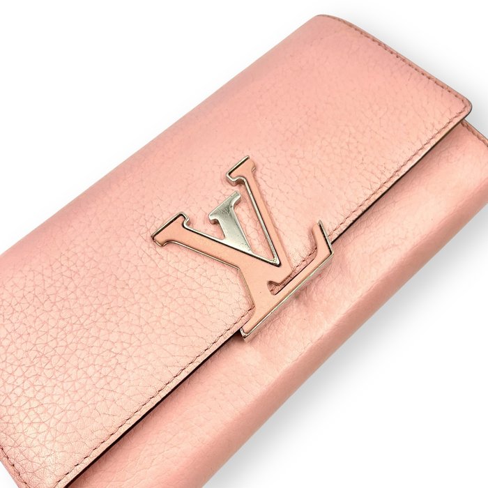 Louis Vuitton Capucines Long Wallet