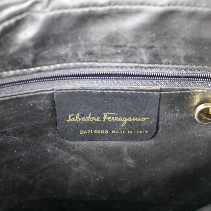 Salvatore Ferragamo Leather Vera Bow Shoulder Bag Black