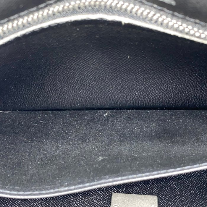 Louis Vuitton Taiga Selenga Clutch Bag  – Green Leather
