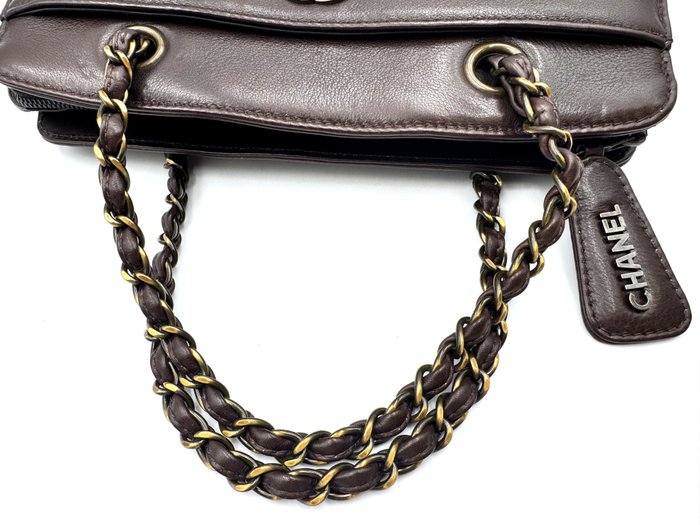 Chanel Vintage Hard Case Handbag – Dark Brown Leather, Brass Trim, Made in France