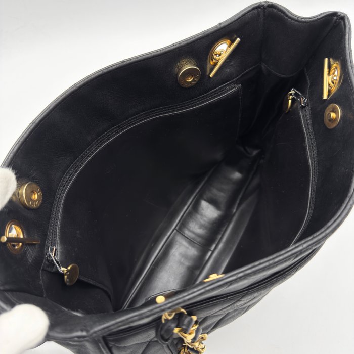 Chanel Matelassé Chain Tote Bag – Black Lambskin, Pearl Crush Charm