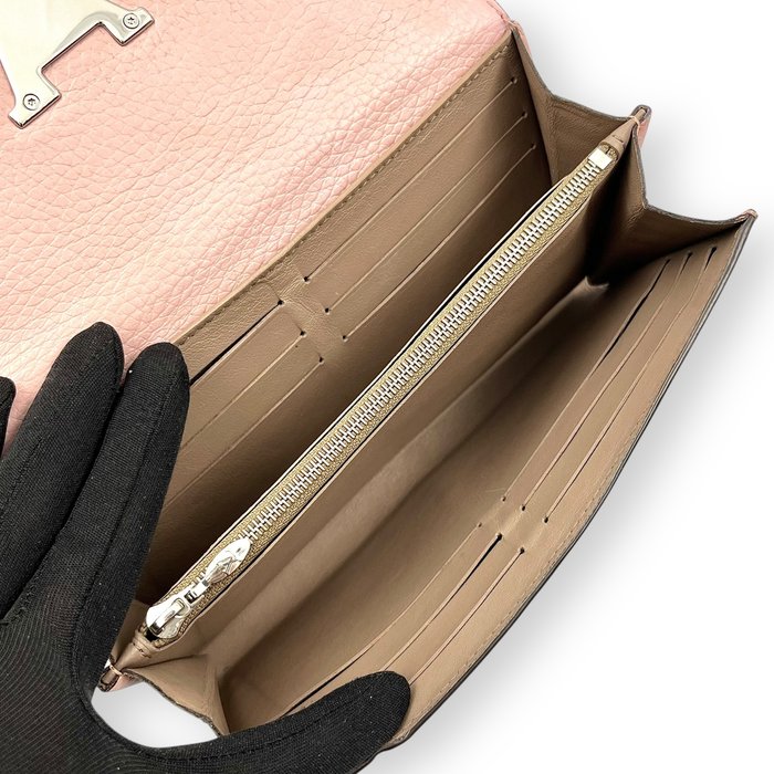 Louis Vuitton Capucines Long Wallet