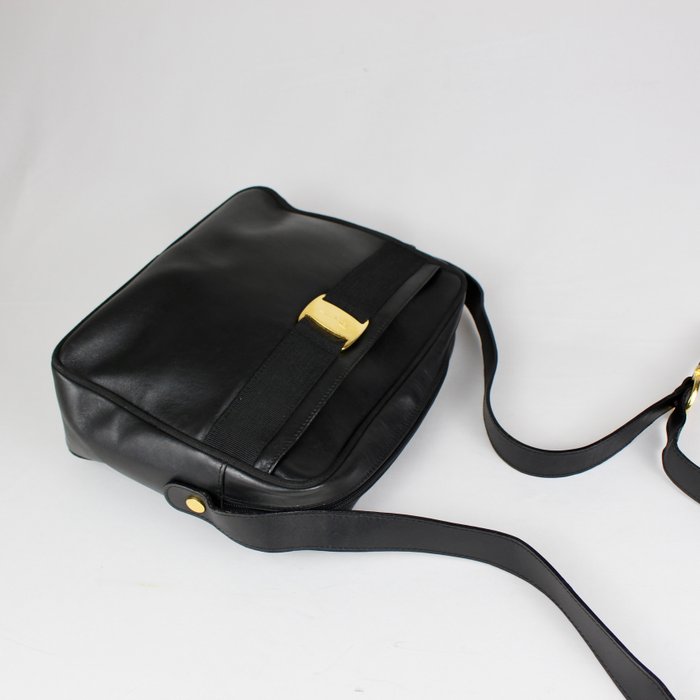 Salvatore Ferragamo Leather Vera Bow Shoulder Bag Black