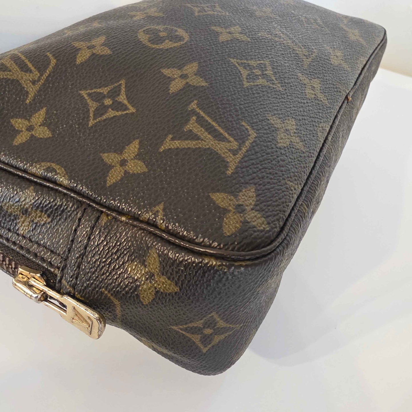 Louis Vuitton Trousse 23cm