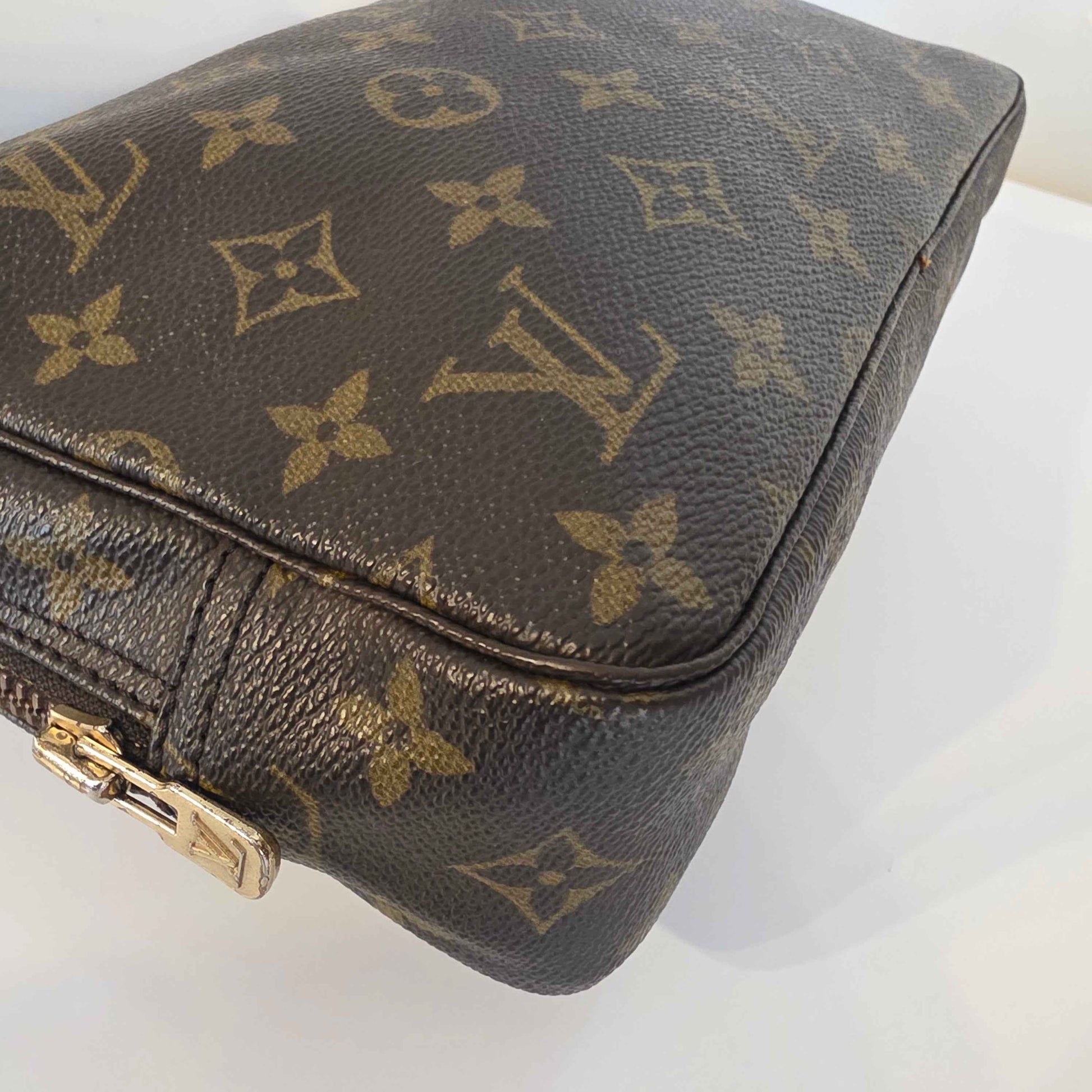 Louis Vuitton Trousse 23cm