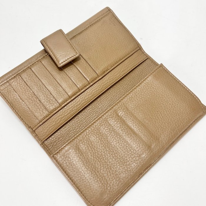 Gucci Beige Leather Long Bifold Wallet