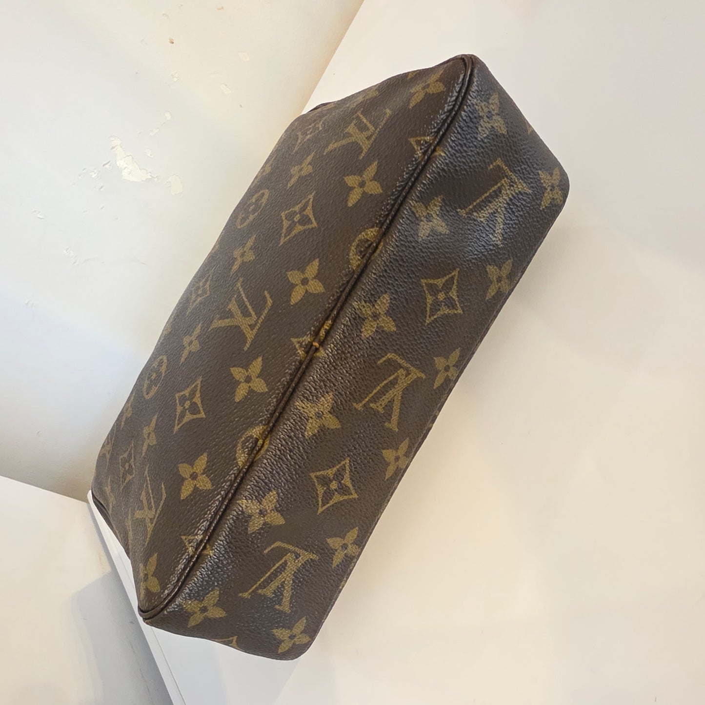 Louis Vuitton Trousse 23cm