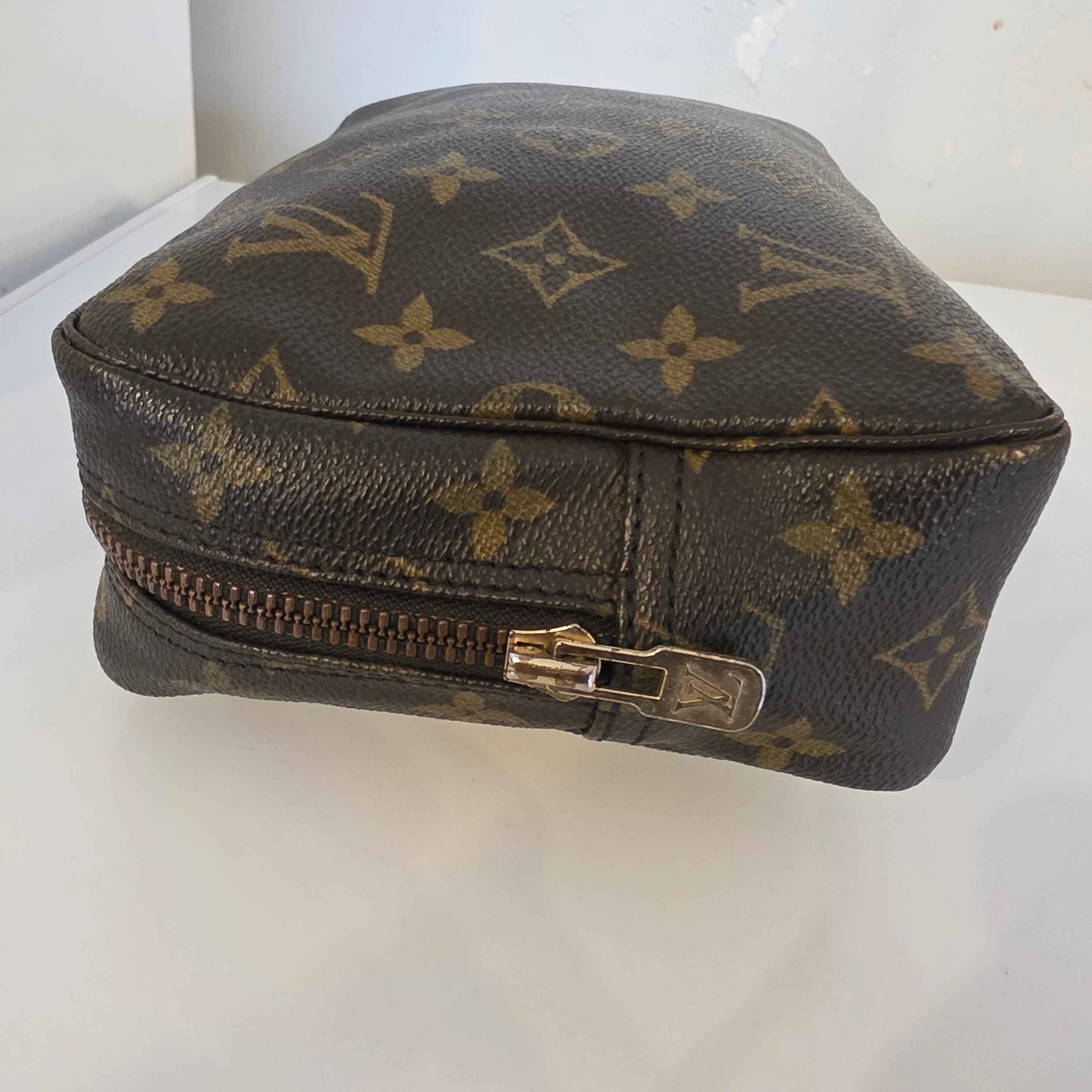 Louis Vuitton Trousse 23cm