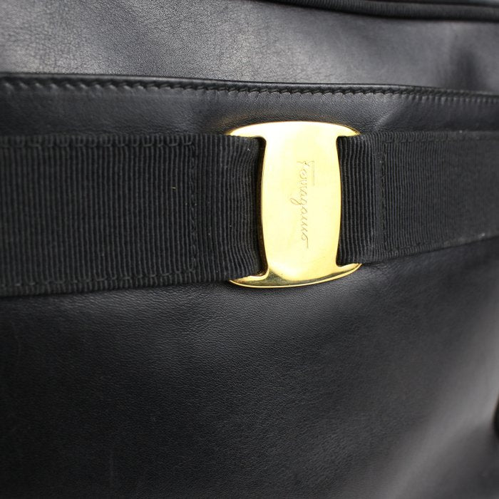 Salvatore Ferragamo Leather Vera Bow Shoulder Bag Black