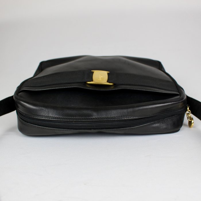 Salvatore Ferragamo Leather Vera Bow Shoulder Bag Black
