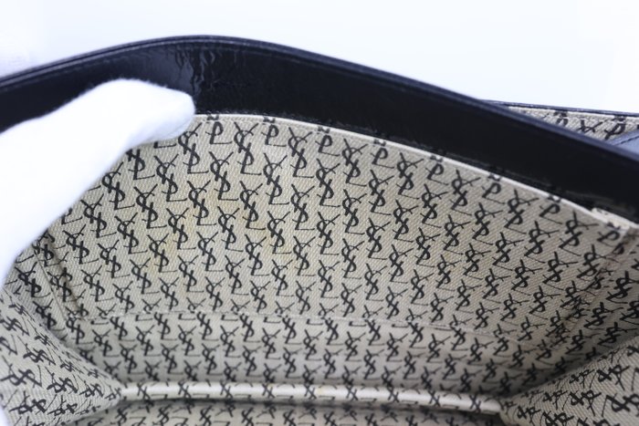 Yves Saint Laurent Black Y Logo Lizard Embossed Leather Shoulder Bag – 2-Way Clutch