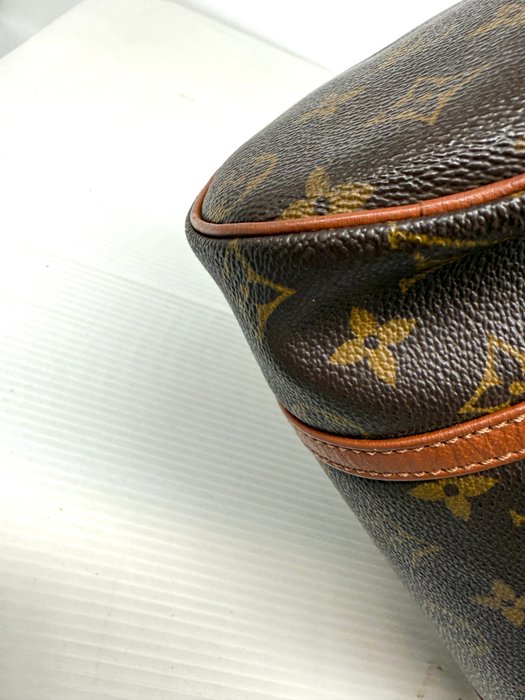 Louis Vuitton Papillon 25 Monogram Canvas Barrel Bag Brown