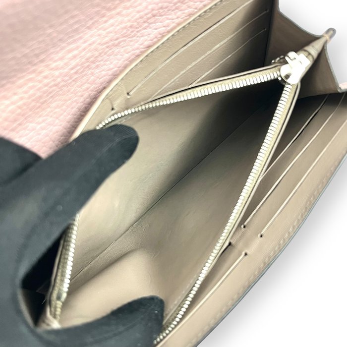Louis Vuitton Capucines Long Wallet