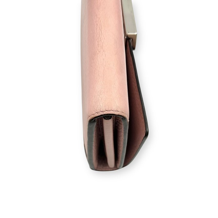Louis Vuitton Capucines Long Wallet