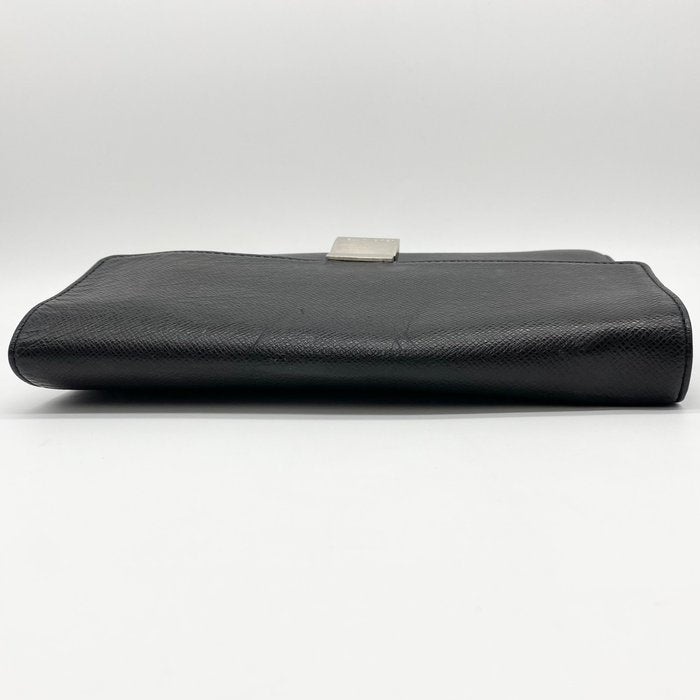 Louis Vuitton Taiga Selenga Clutch Bag  – Green Leather