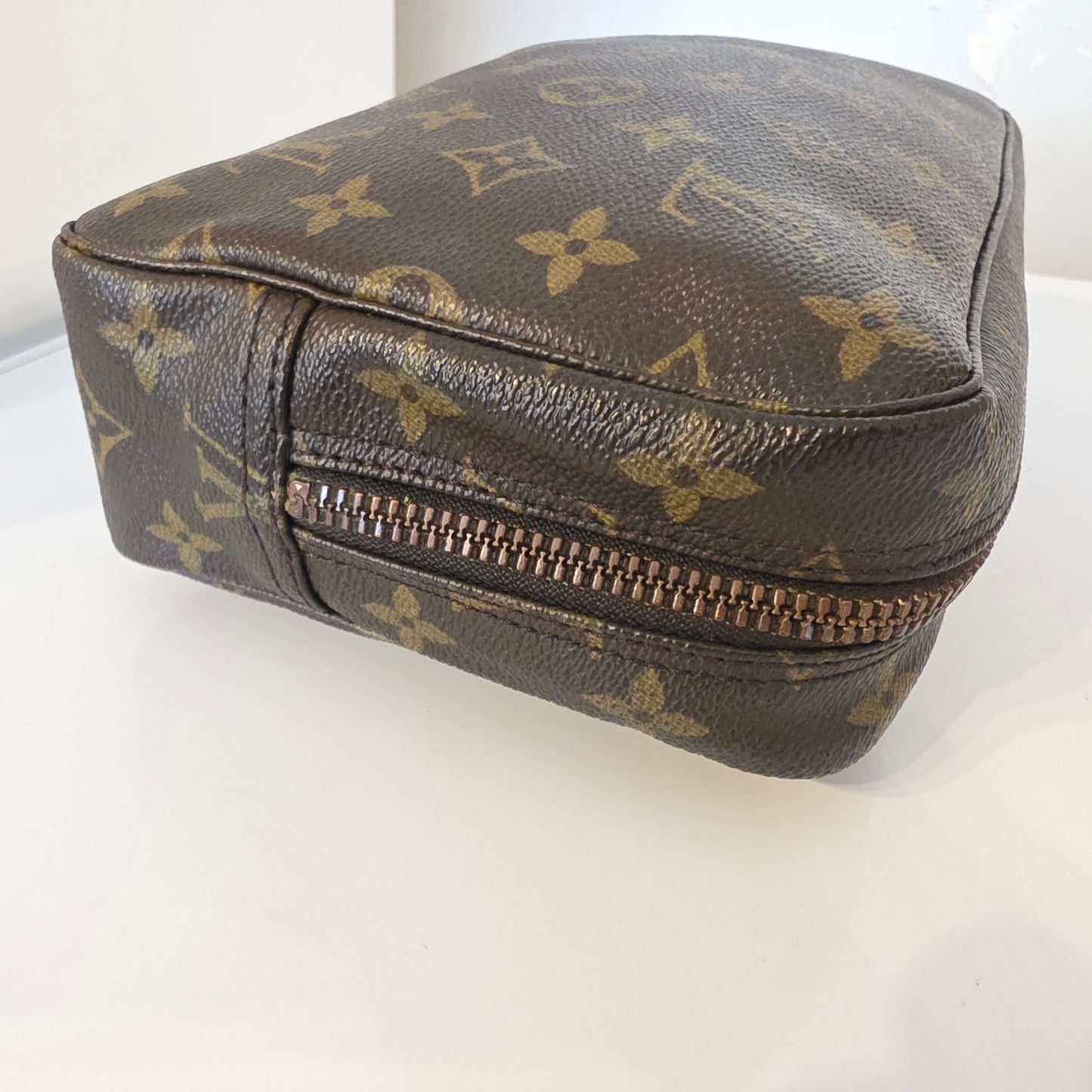 Louis Vuitton Trousse 23cm