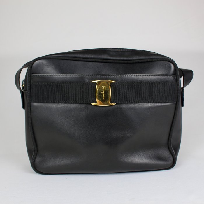 Salvatore Ferragamo Leather Vera Bow Shoulder Bag Black