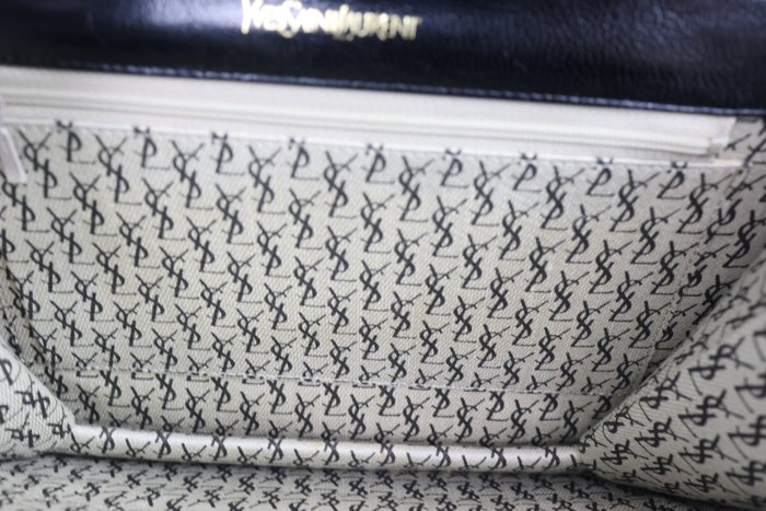 Yves Saint Laurent Black Y Logo Lizard Embossed Leather Shoulder Bag – 2-Way Clutch