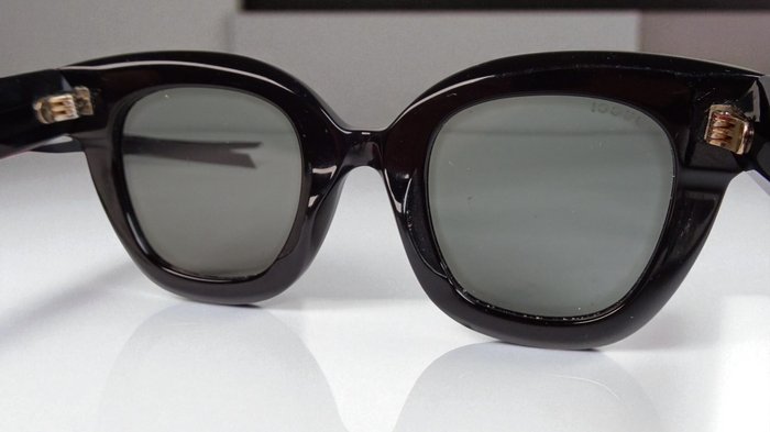 Gucci Black Square Acetate Sunglasses with Gold-Tone Accents