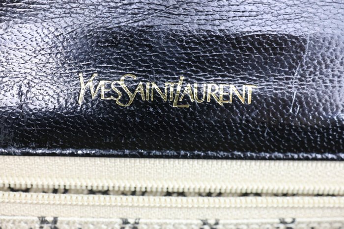 Yves Saint Laurent Black Y Logo Lizard Embossed Leather Shoulder Bag – 2-Way Clutch