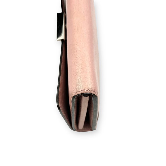 Louis Vuitton Capucines Long Wallet