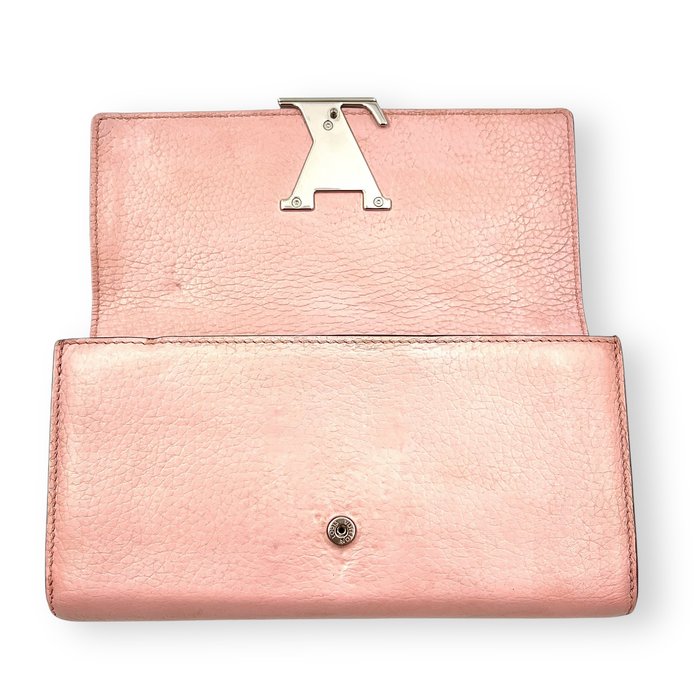 Louis Vuitton Capucines Long Wallet