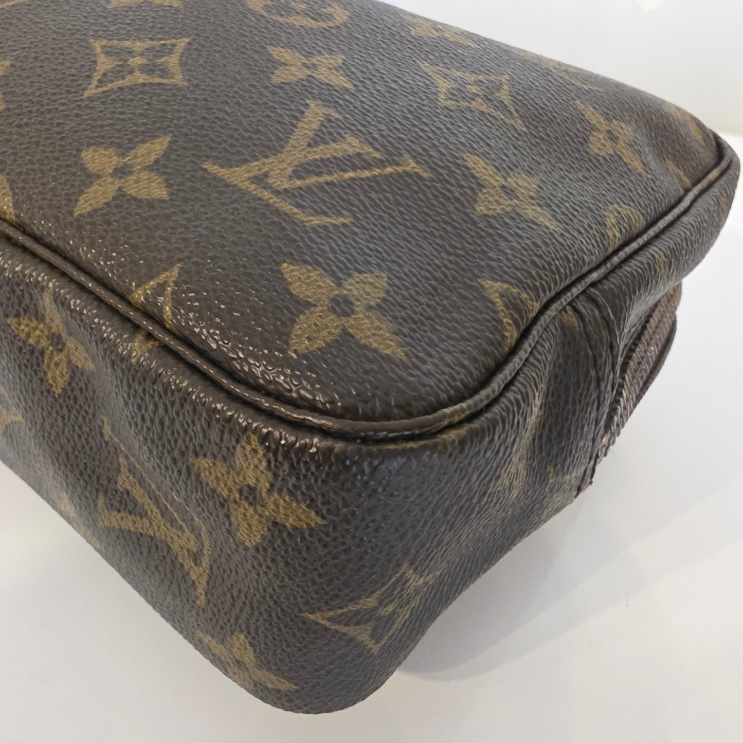 Louis Vuitton Trousse 23cm