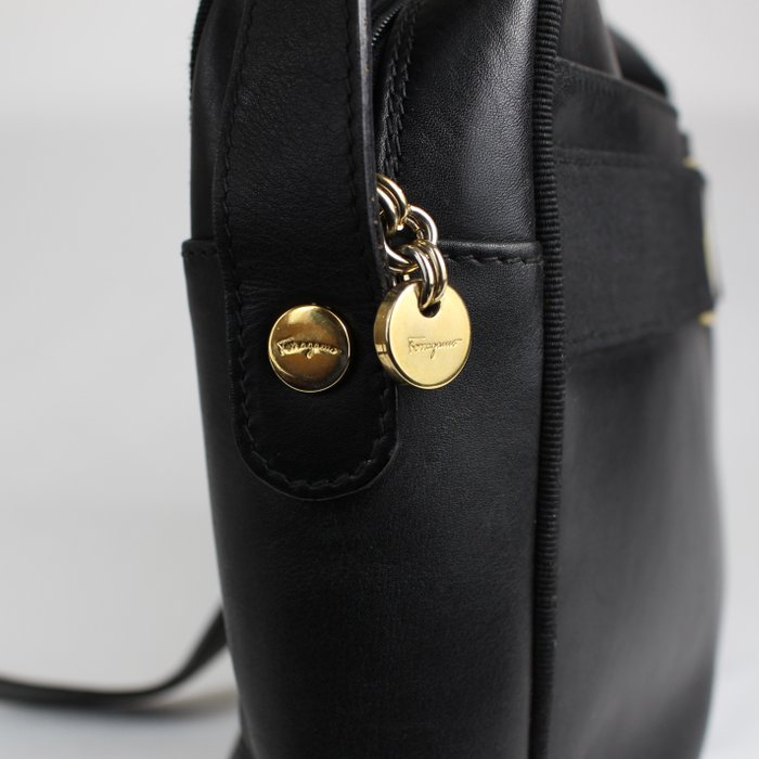Salvatore Ferragamo Leather Vera Bow Shoulder Bag Black