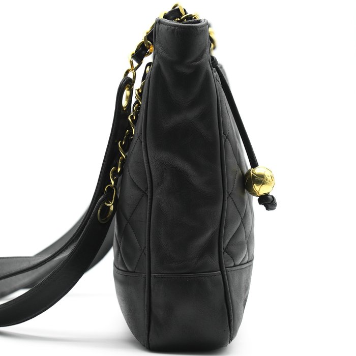 Chanel Matelassé Chain Tote Bag – Black Lambskin, Pearl Crush Charm