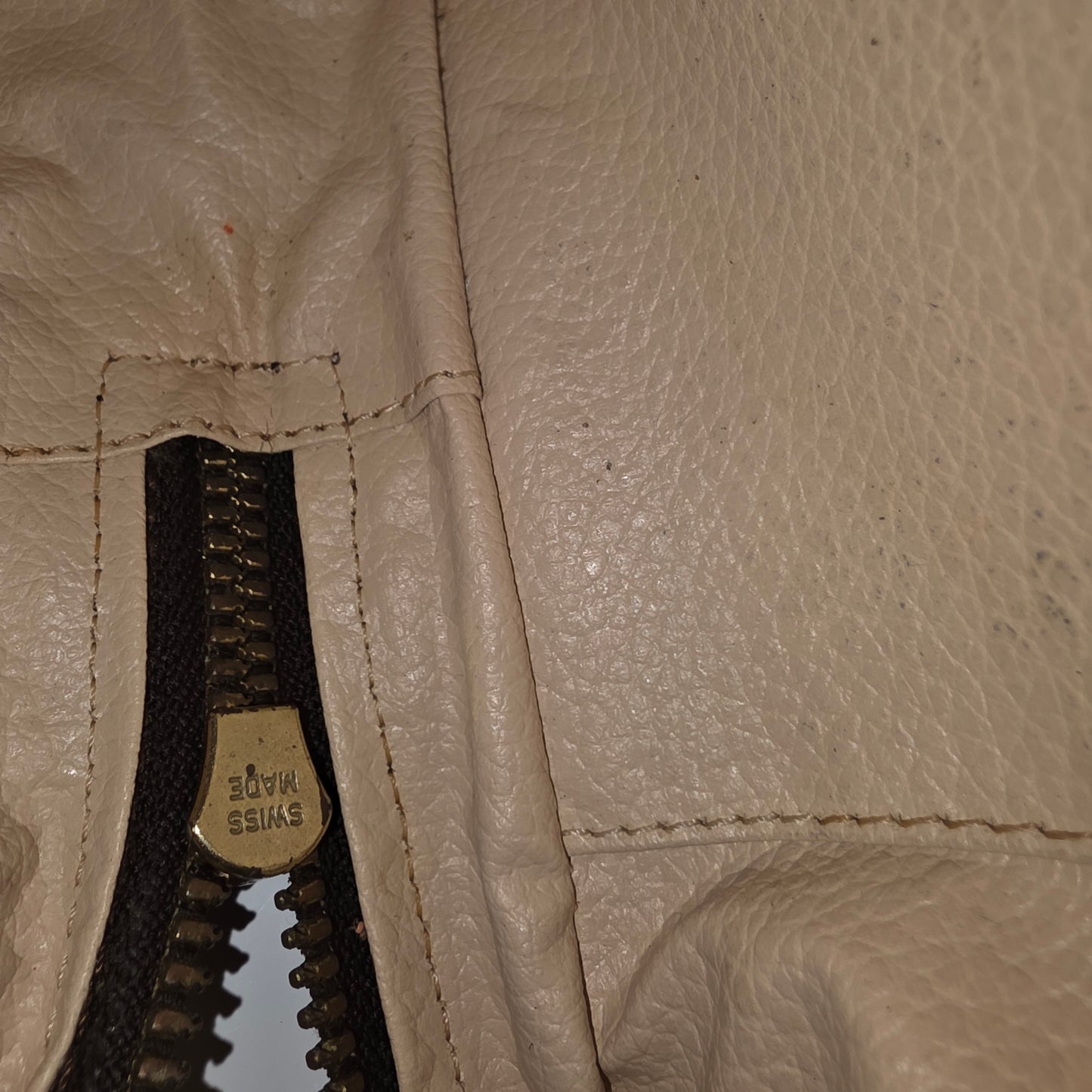 Louis Vuitton Trousse 23cm