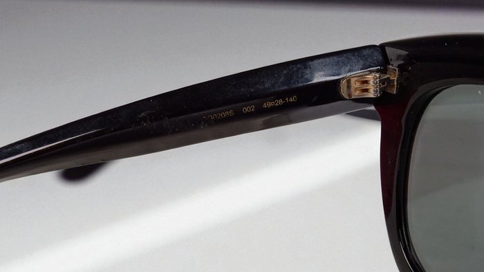 Gucci Black Square Acetate Sunglasses with Gold-Tone Accents