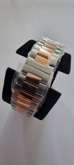 Gucci Unisex Quartz Watch – Silver & Rose Gold, Steel Bracelet